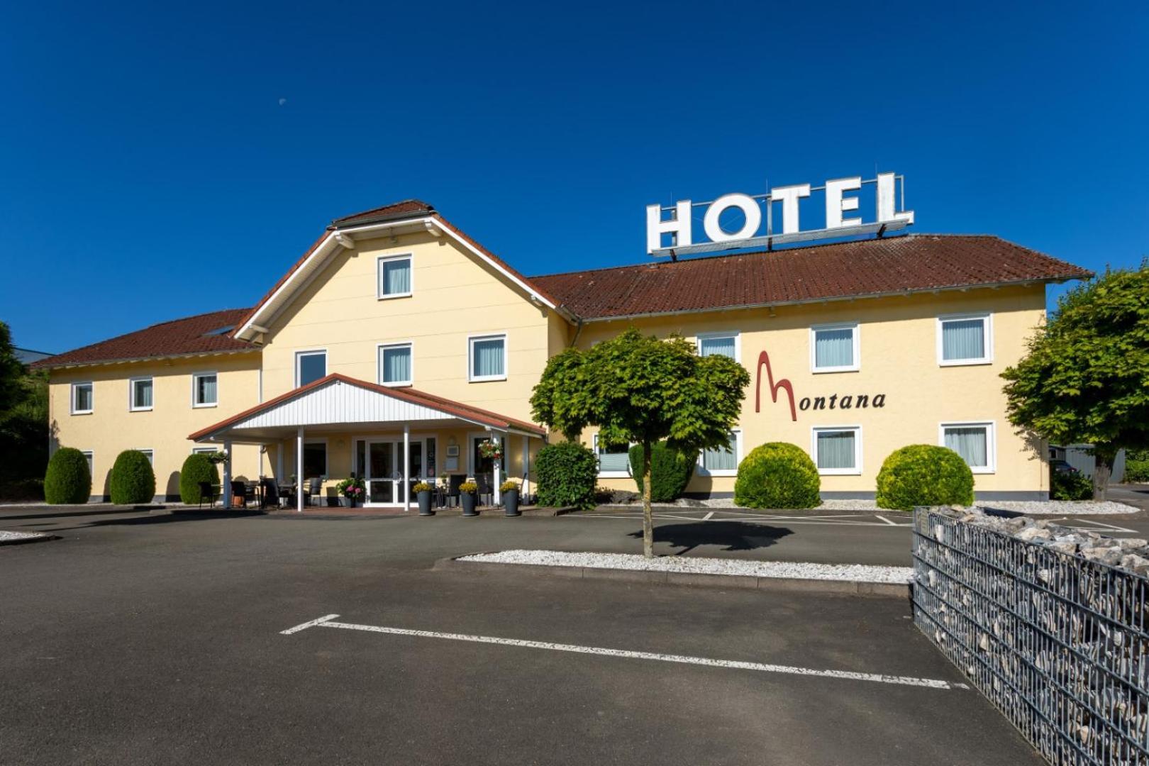 Hotel Montana Diemelstadt Esterno foto