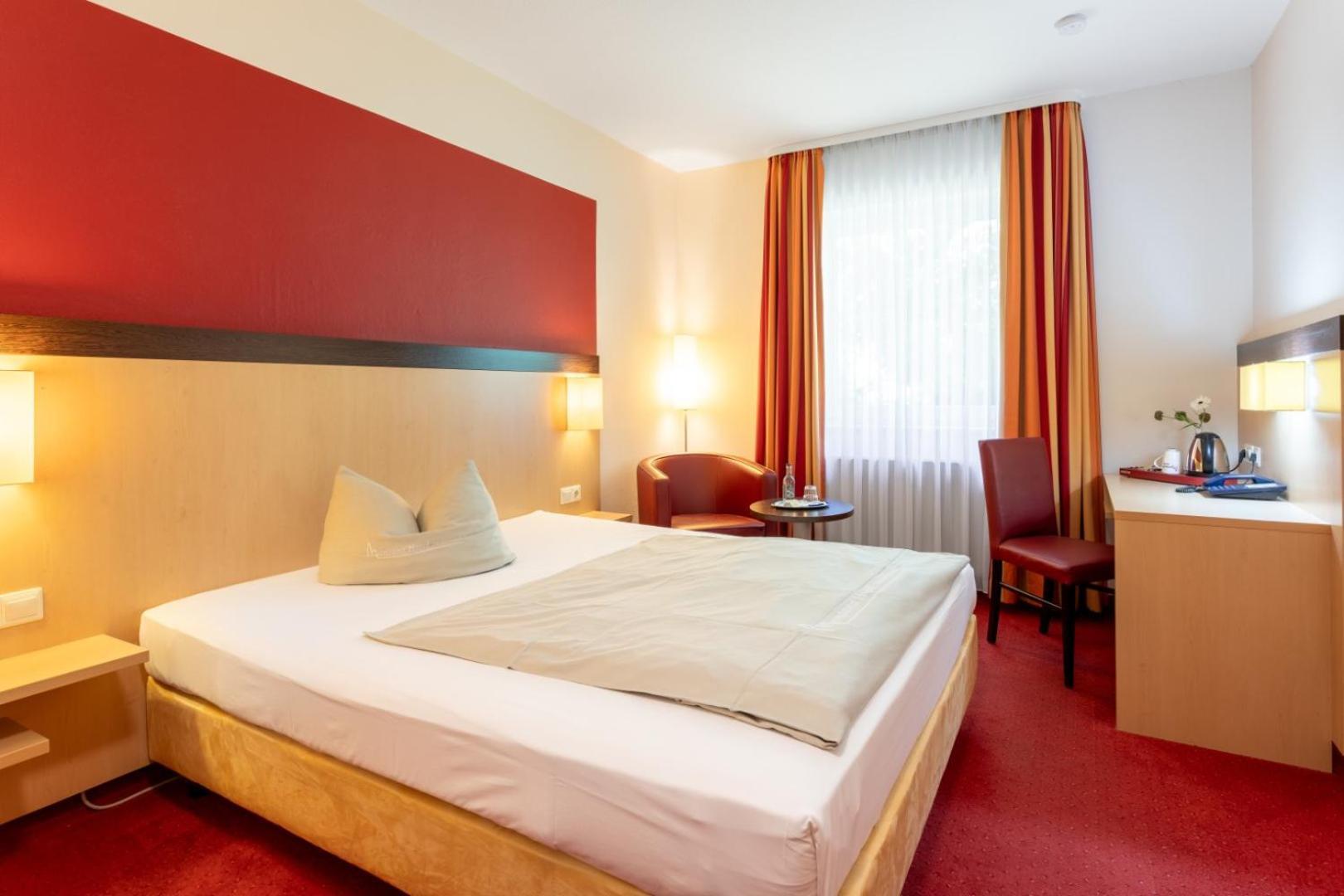 Hotel Montana Diemelstadt Esterno foto